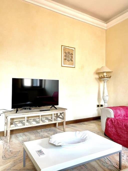 Apartment Under The Basilica Of Sant'Andrea 만토바 외부 사진
