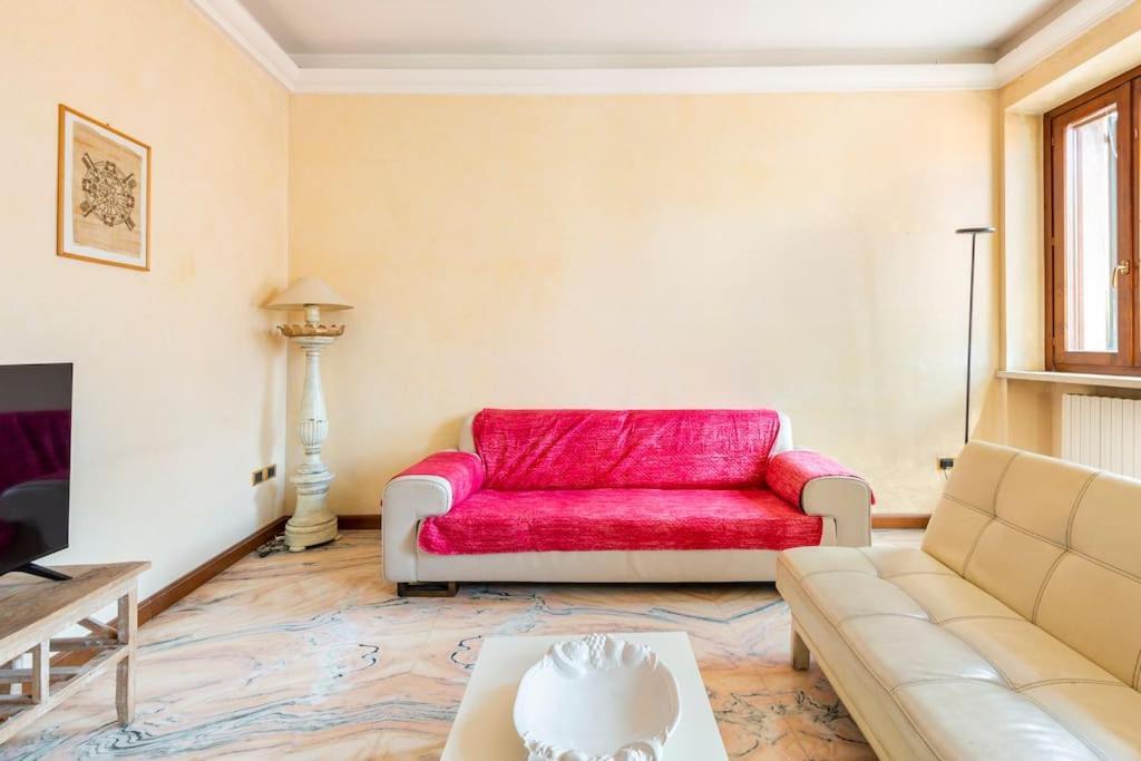 Apartment Under The Basilica Of Sant'Andrea 만토바 외부 사진