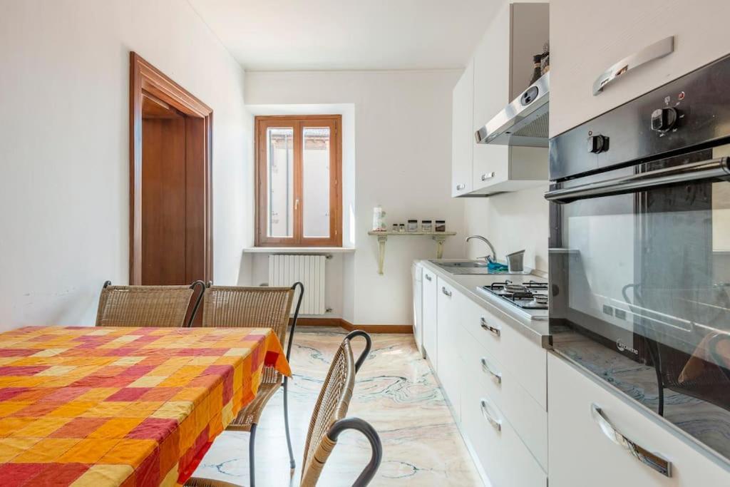 Apartment Under The Basilica Of Sant'Andrea 만토바 외부 사진