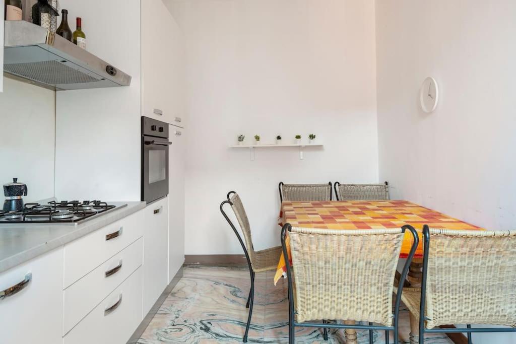 Apartment Under The Basilica Of Sant'Andrea 만토바 외부 사진