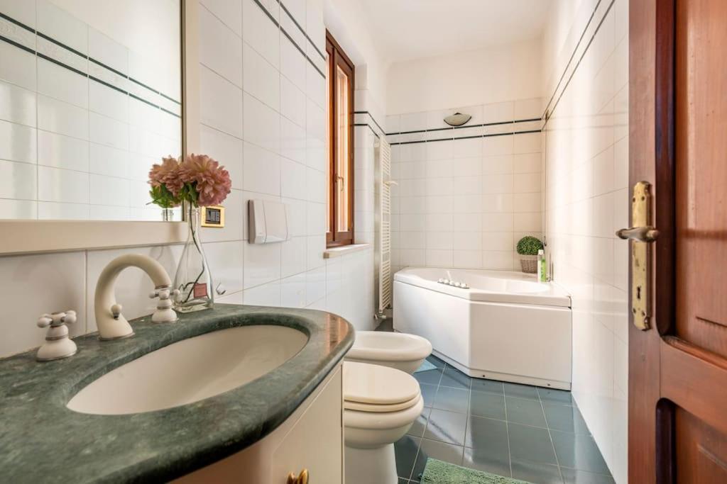 Apartment Under The Basilica Of Sant'Andrea 만토바 외부 사진
